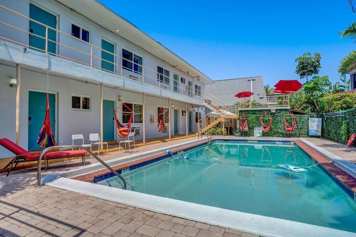 Secluded Hollywood Studio Walk To Beach Boardwalk Apartment Dania Beach Exterior photo